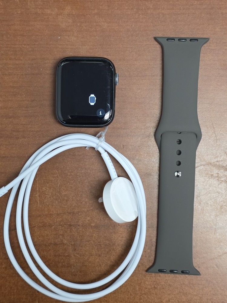 APPLE WATCH SERIES 6 44MM GPS ONLY GOOD CONDITION