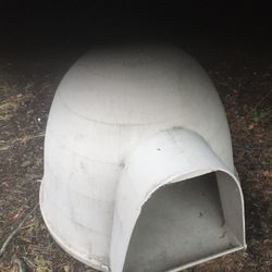 Igloo large dog House