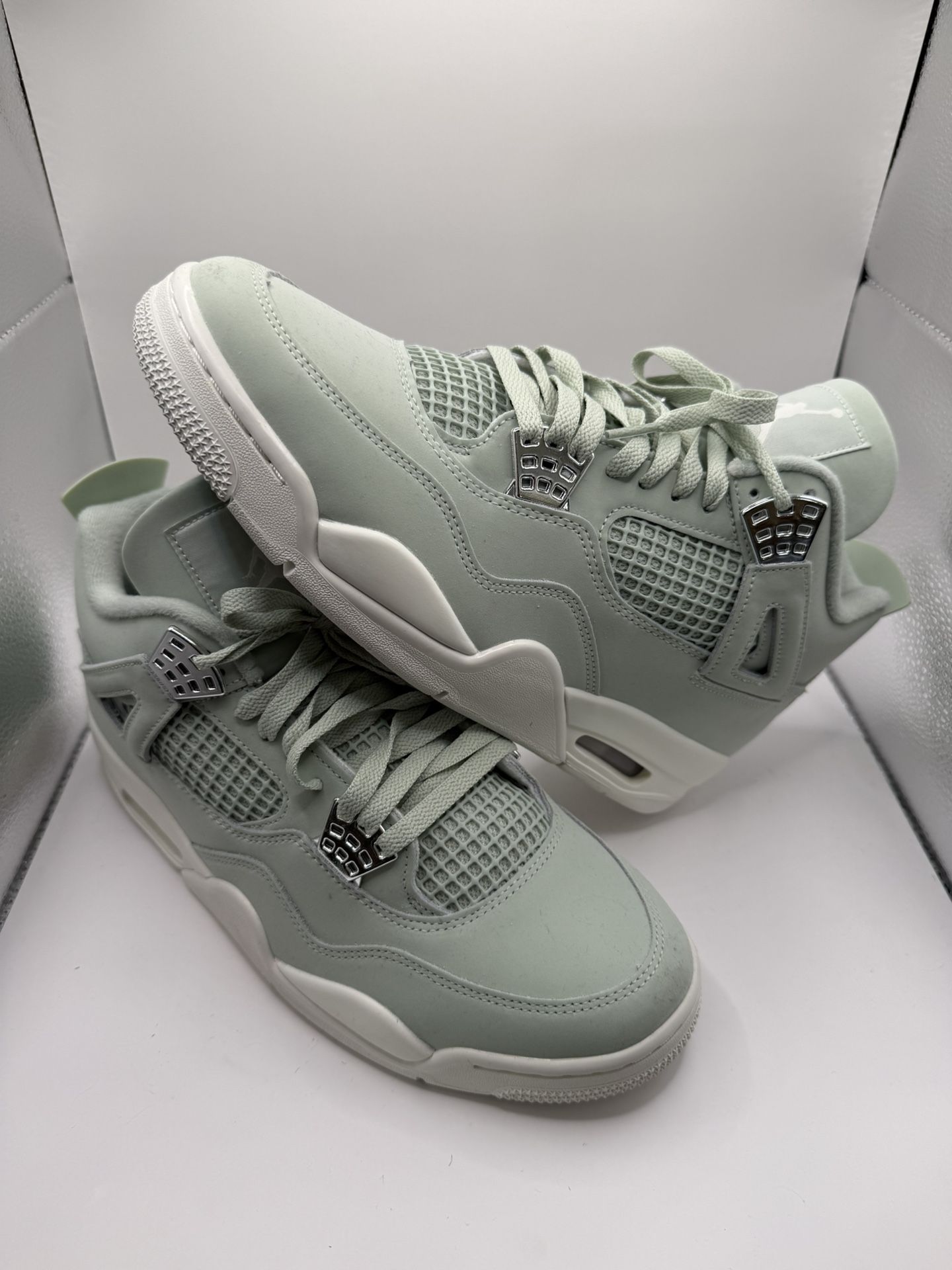 Jordan 4’s Men’s 10.5