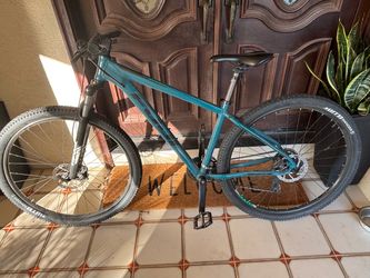 Fuji mountain bike 29”