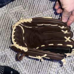 Rawlings Baseball Glove