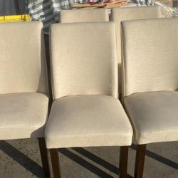 5 Dinning Table Chairs 