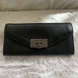 Michael Kors Kinsley Carryall Wallet Black