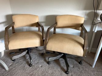 (It’s Available) Hooker Furniture “Tyler” Desk Chair – Swivel & Casters
