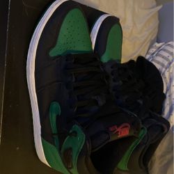 Jordan 1 Retro “Pine Green” Size 13