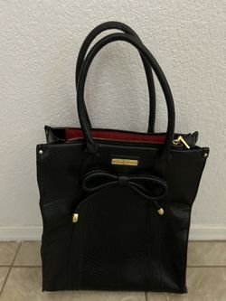 Adrienne Vittadino Luxury Bag. $20