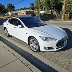 2015 TESLA MODEL S 85D AWD! FULLY LOADED, CLEAN TITLE,AUTOPILOT PAID OFF!