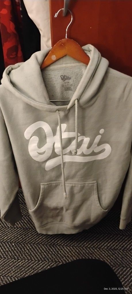 Otai Hoodie Medium