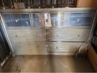 7 Drawer Dresser for SALE