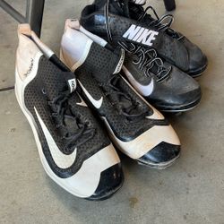 Nike Men Baseball Shoes 