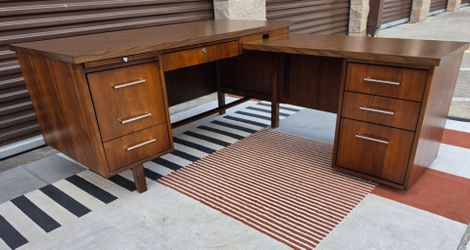 🪑 Mid Century Modern L-Shaped Office Desk - Delivery +$40