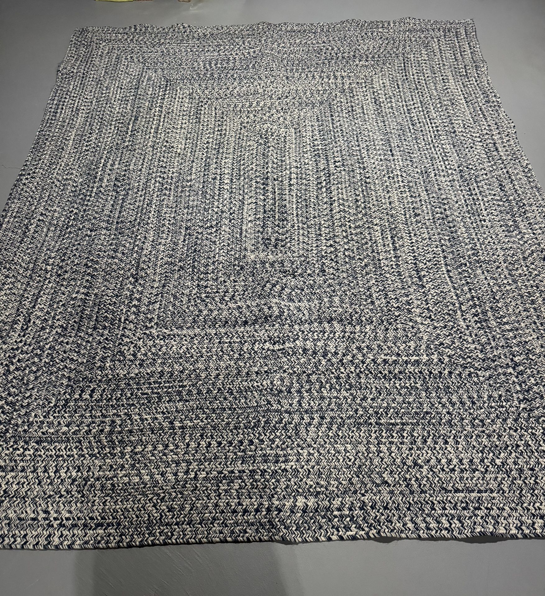 Braided Are Rug 7 ft 6 in by 9 ft 8 In