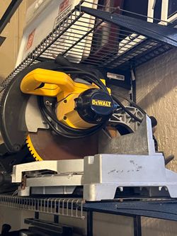 DeWalt saw