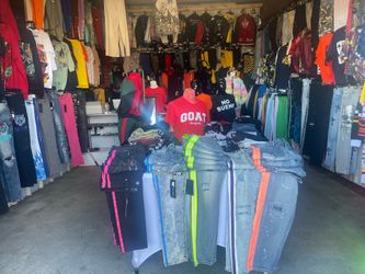 Men’s Clothing Store | Trader’s Village