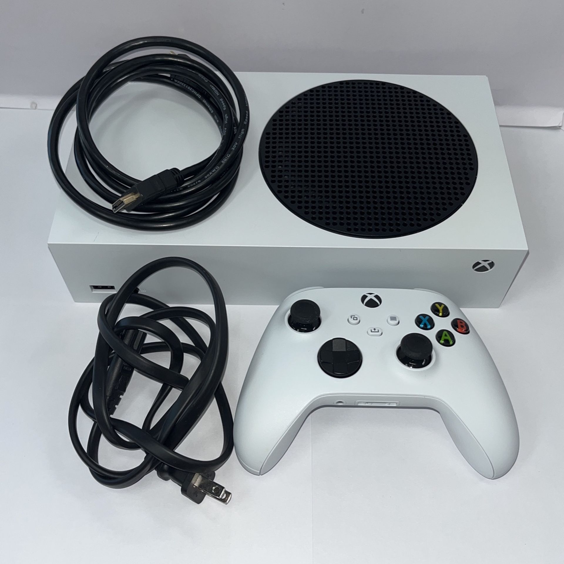 Xbox Series S, With HDMI Cord, Power Cord, Controller, In Great Condition 