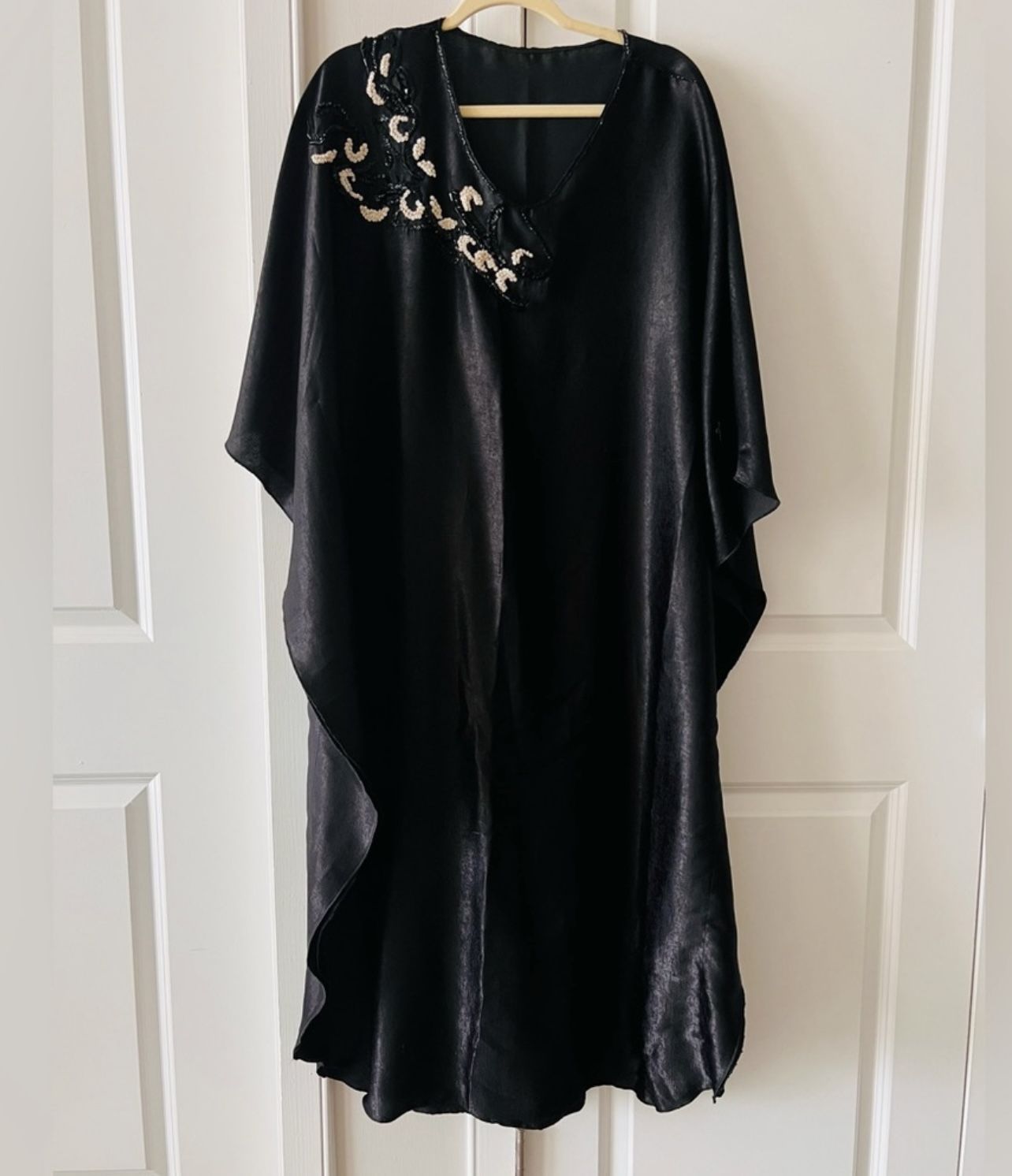 Elegant Black Kaftan Dress with Sequin Detail( Size M-L) iExcellent Condition