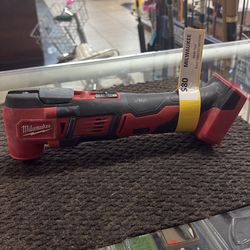 Milwaukee Multi Tool 2626-20 Tool Only