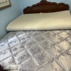 Queen Bed With Headboard  And  Dresser With Mirror , 4 Pairs Of Lampshades.  