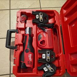 Milwaukee M12 Copper Press Tool