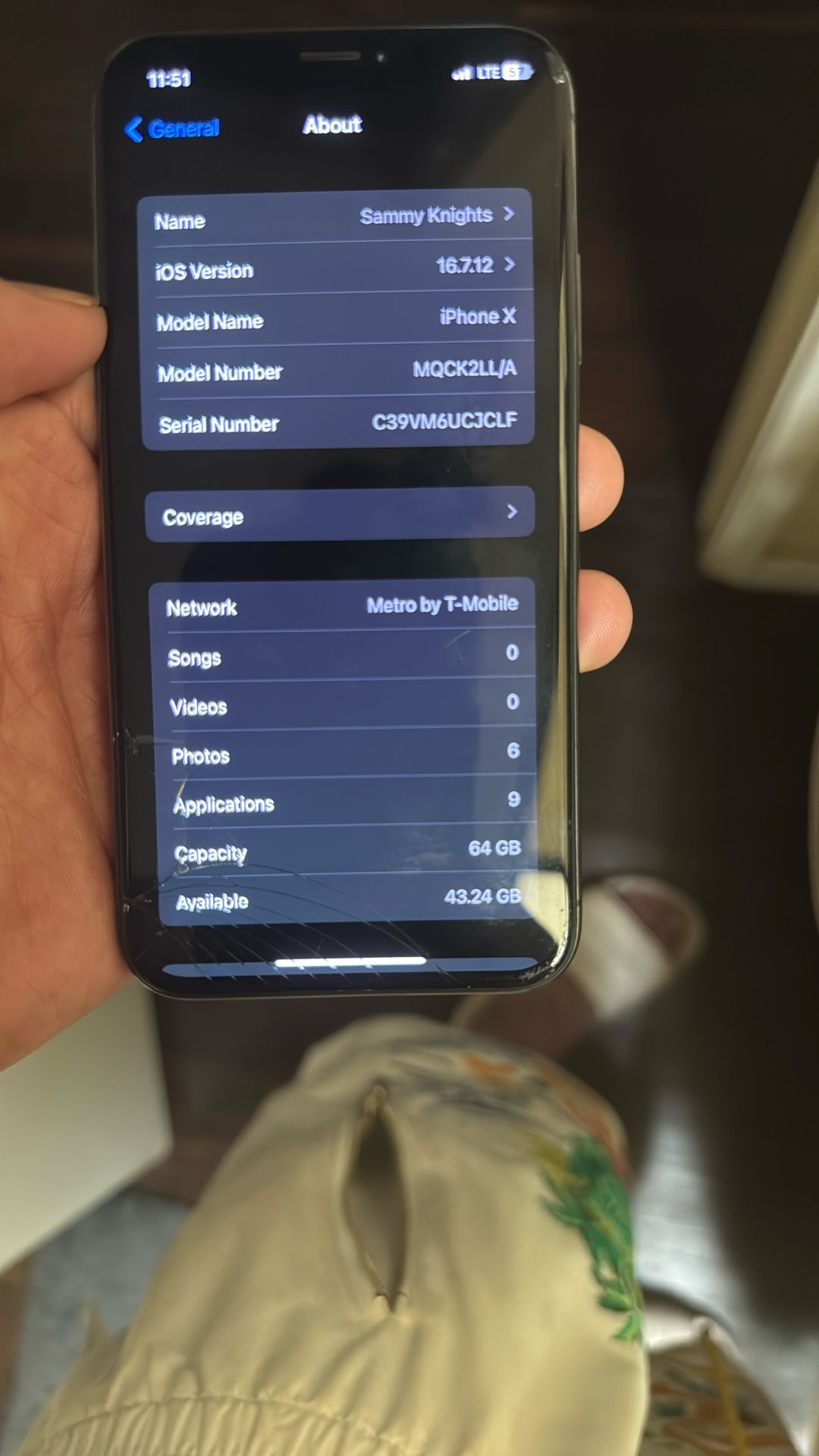 64gb iphone x unlocked little crack screen! GIVE ME BEST OFFER NOW