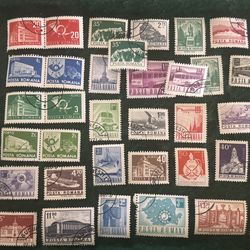 LOT : Vintage Romanian Stamps