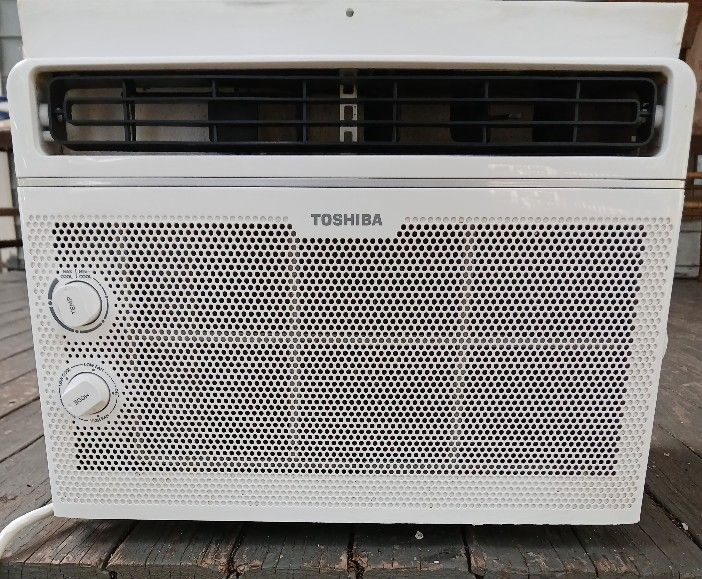 Toshiba Window Unit Air Conditioner 