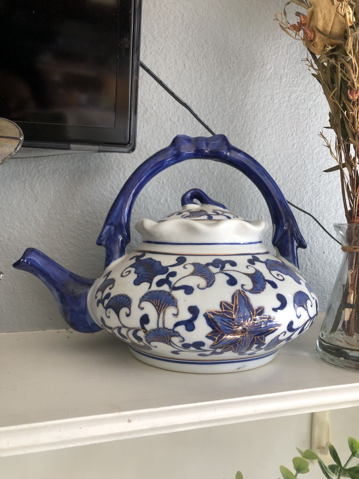 Vintage Oriental Tea Pot