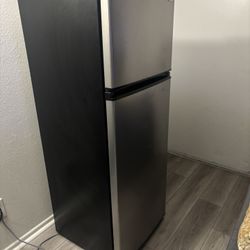Vissani Mini Fridge