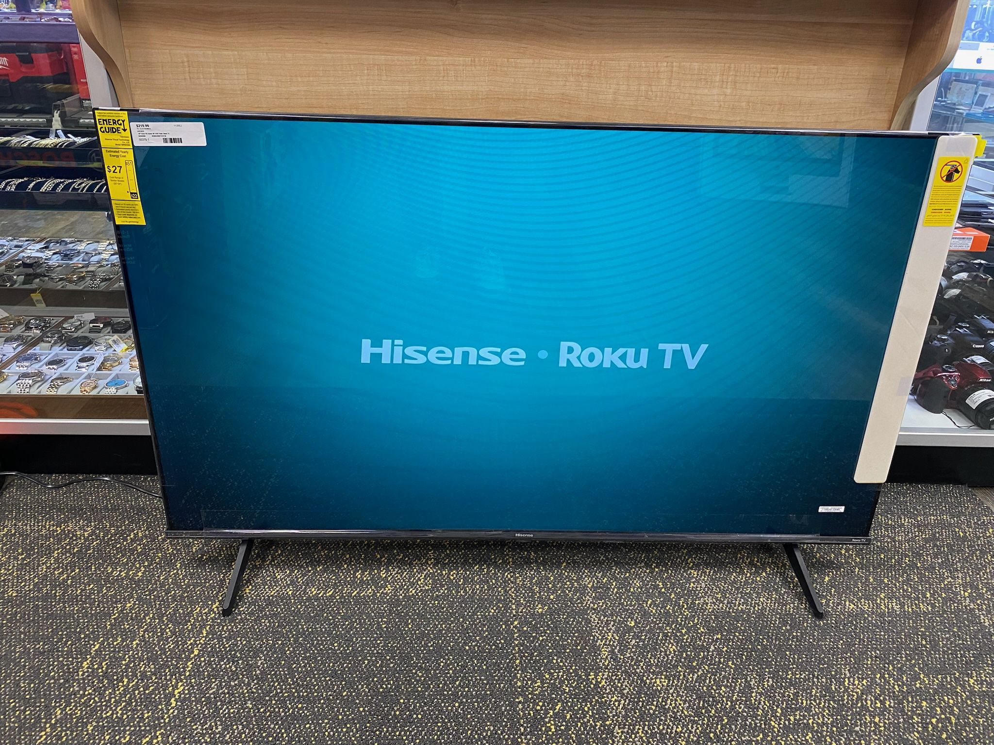 HISENSE 50R6030N 50" Class R6 Series 4K UHD Roku Smart TV