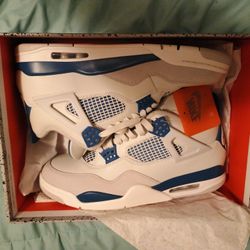 Air Jordan 4 Military 