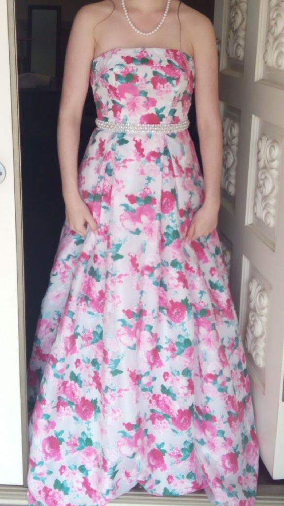Windsor Prom Dress size ( 1/2 )