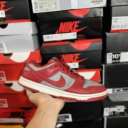 Nike Dunk Low UNLV size 11 USED (Needs Cleaning)