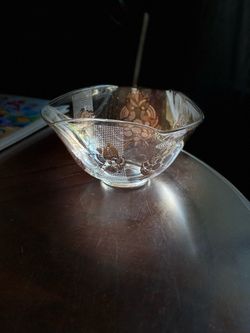 Authentic vintage Georges Briard glass bowl