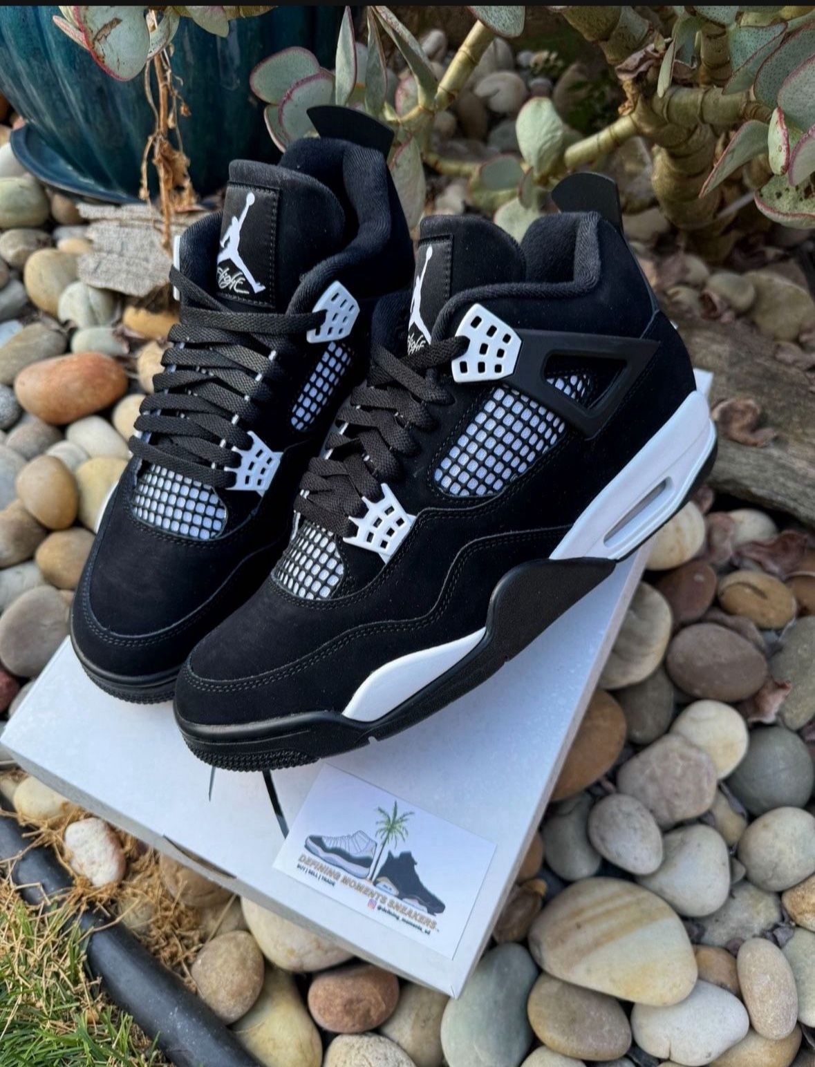 Jordan Retro 4 White Thunder Size 10.5