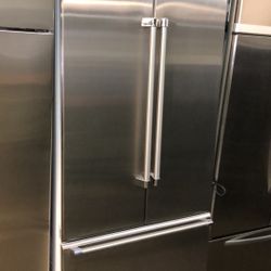 Thermador 36” Wide Stainless Steel Built In Refrigerator 