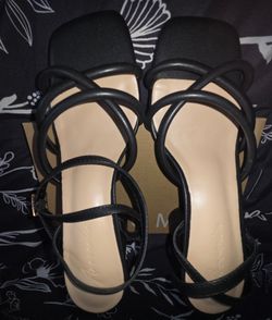✨ Brand New Women's Arromic Strappy Heels ✨