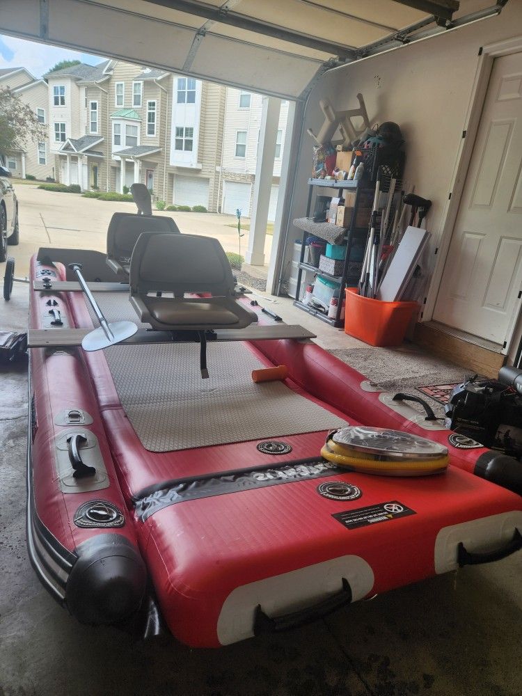 Fast Cat 12 Inflatable Boat And 65 Pounds Thrust Trolling Motor