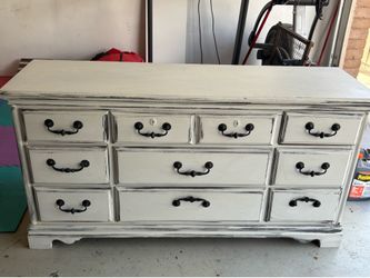 6-Drawer Vintage Dresser