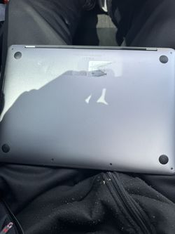 MacBook Pro 2020 256GB W/ Touchbar Display
