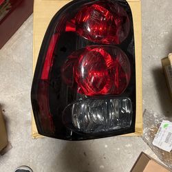 2002-2009 Chevy Trailblazer Rear Left Side Taillight