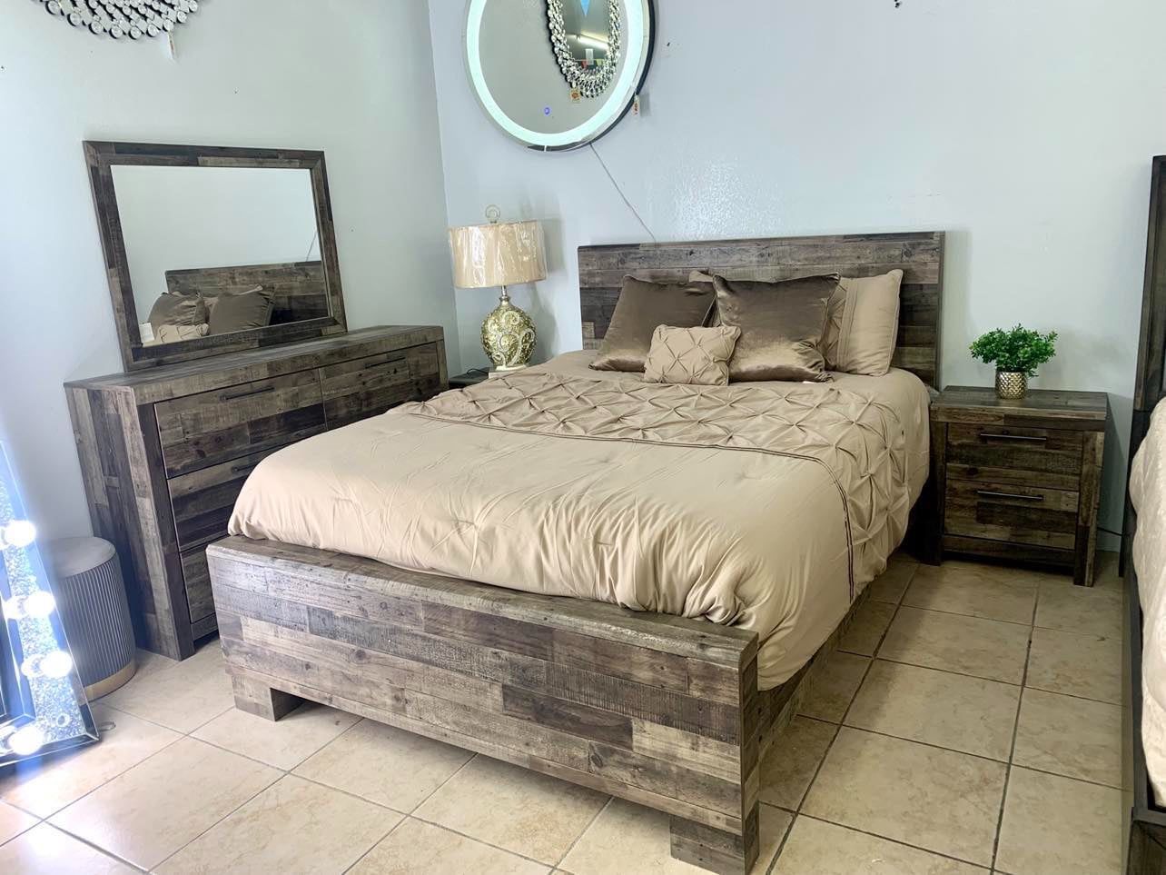 5PC Queen Bedroom Set (( Take It Home  Furniture