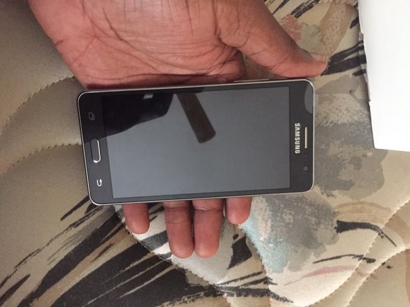 Samsung Galaxy G550T on5