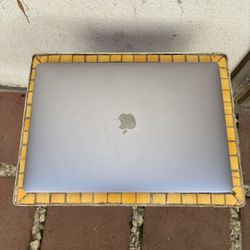 MacBook Pro 15in 1tb With Graphics Card 