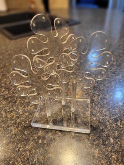 Clear plastic vintage daisy earring tree