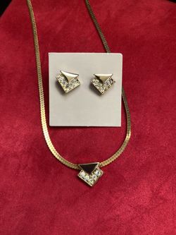 Avon New Jewelry Set