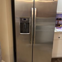 Sise by side Refrigerator