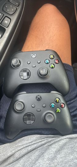 2 Xbox Controllers (BOTH)