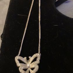 Pretty Butterfly Necklace 