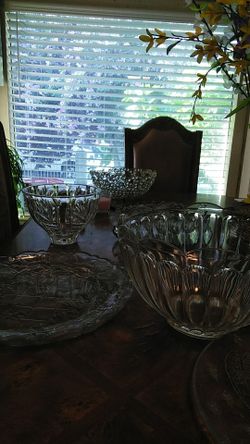 Glass bowls different sizes