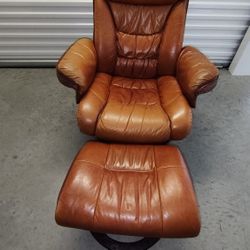 Leather Lane Furniture Recliner w Ottoman